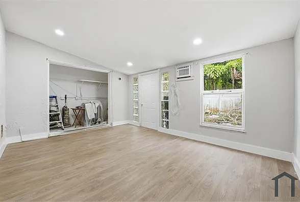 7318 NW 75th St — Photo 10
