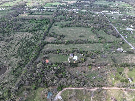 2nd image of 5ac Spruce Drive