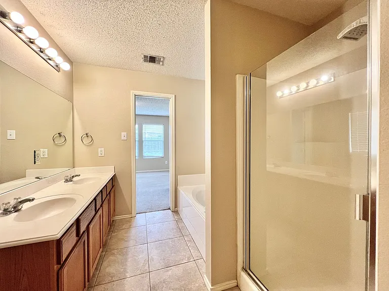 9925 George Washington Dr — Photo 10