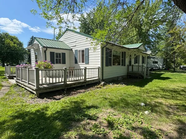 413 3rd Ave SE, Baudette, MN 56623