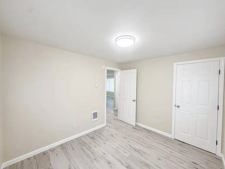 180 Garland Way N — Photo 10