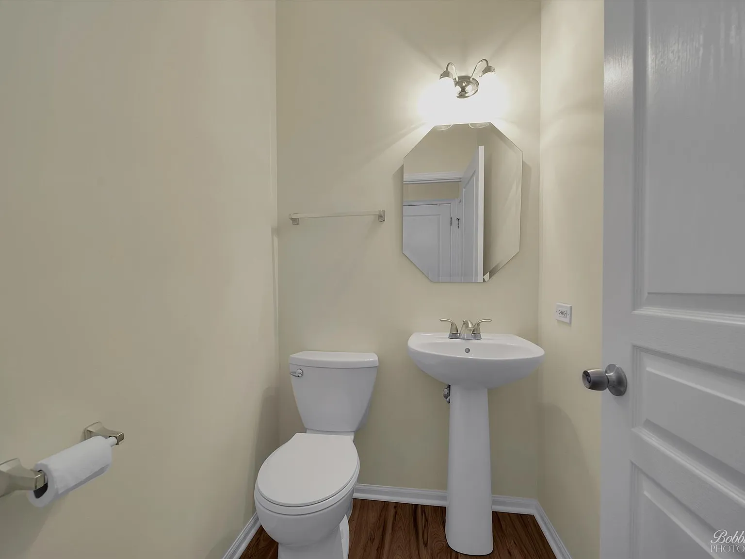 3 bed, 2.5 bath, 1560 sqft, $2,600 — Photo 3