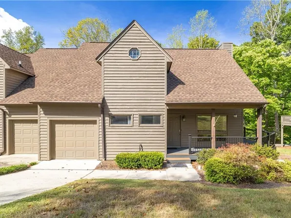 1008 Eastshore Cir, Stokesdale, NC 27357