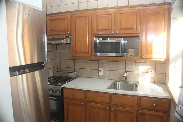 Rented by R New York | media 12