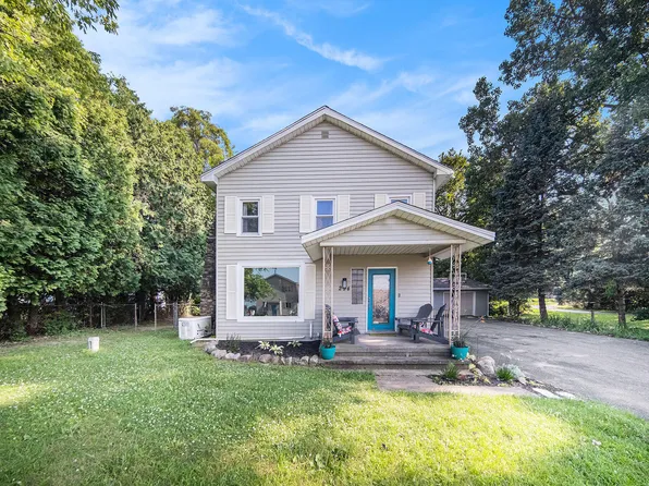 294 E Shore Dr, Whitmore Lake, MI 48189