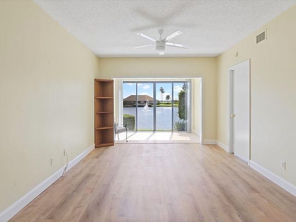 3rd image of 6232 N Mirror Lake Dr Unit 608