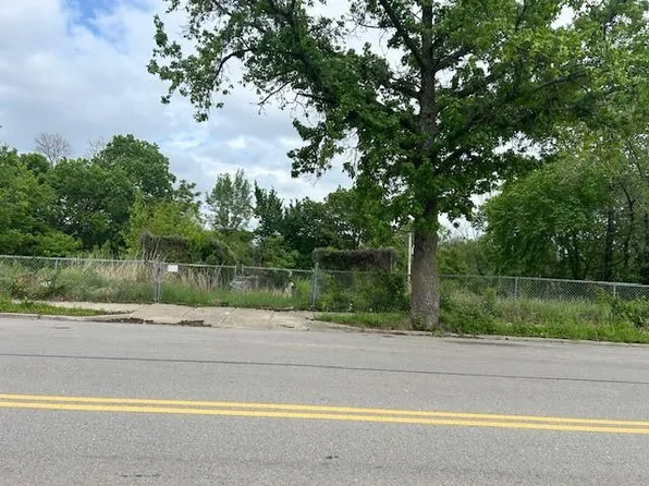 3725 Indiana Ave, Kansas City, MO 64128