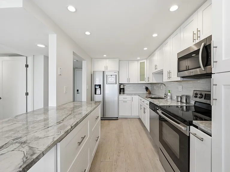 531 N Ocean Blvd #1601 — Photo 11