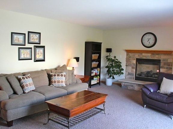 Great Room w/Gas Fireplace