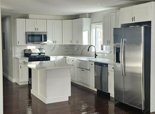 69 Cutler St APT 1, Worcester, MA 01604