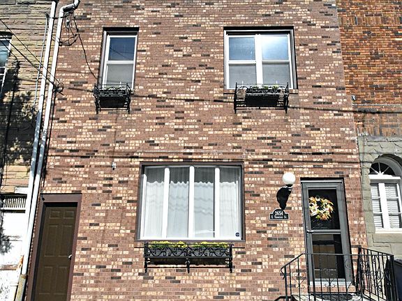 2nd image of 2654 E Thompson St
