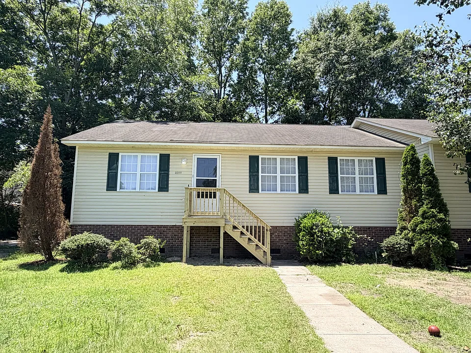 3209 Deer Path Cir