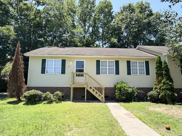 3209 Deer Path Cir, New Bern, NC 28560