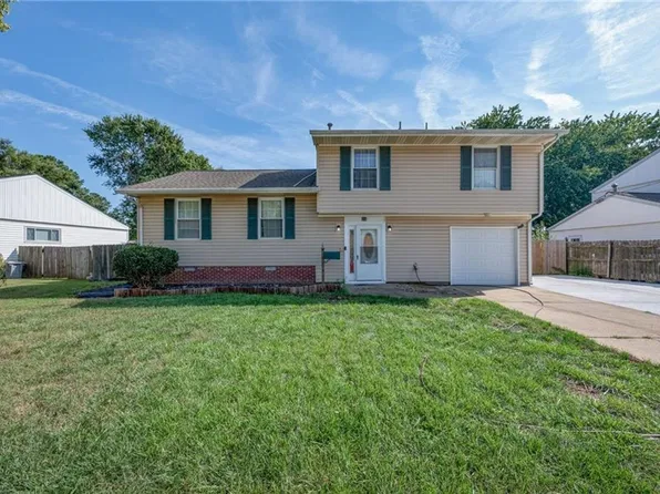 24 Diggs Dr, Hampton, VA 23666