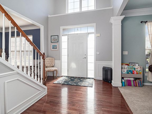 2nd image of 2418 Premier Ln
