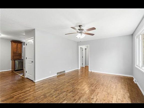 4th image of 5235 N White Ave
