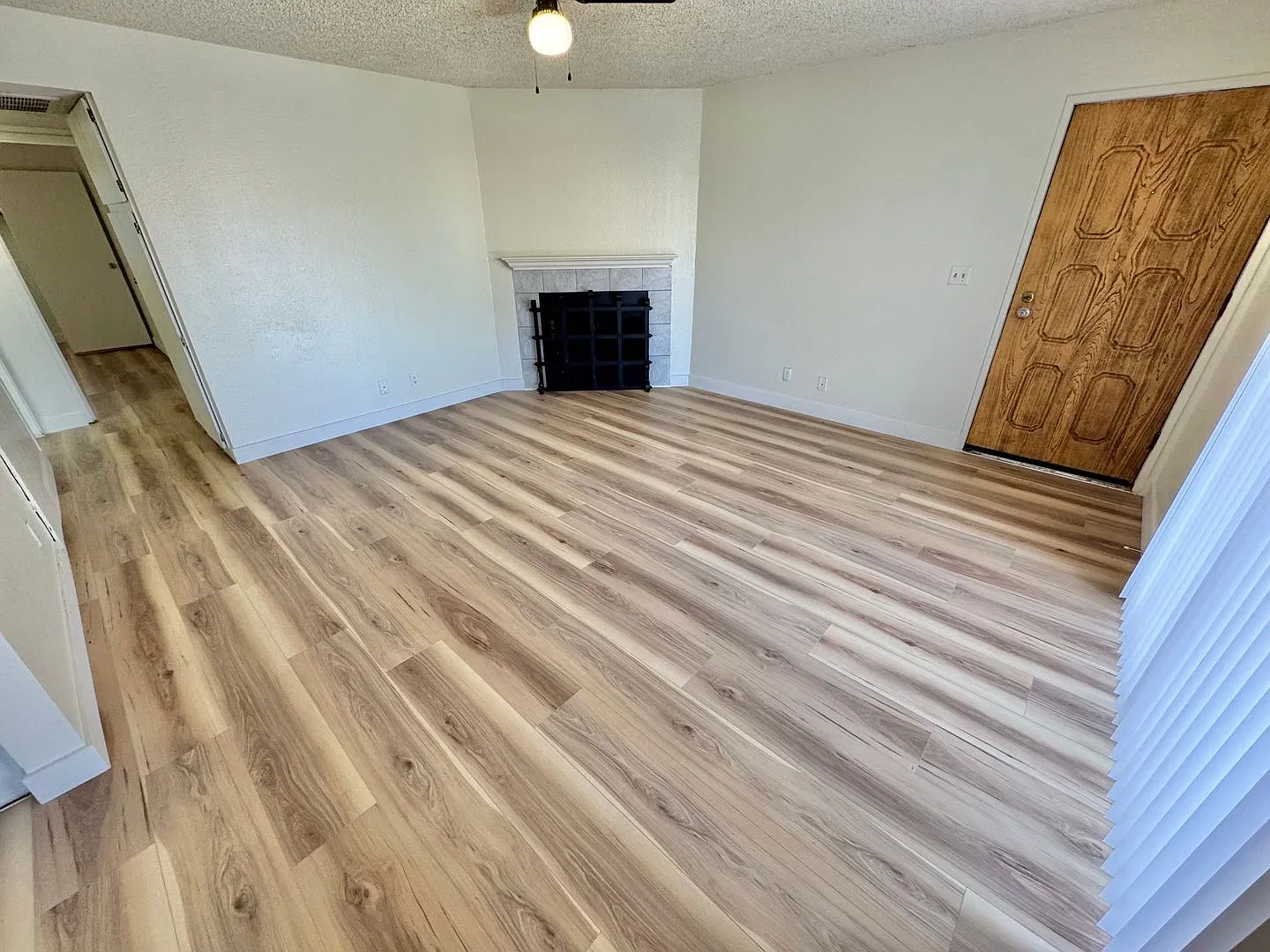 Charming First-Floor 2-Bedroom Condo in Newport Cove | Prime Las Vegas Location! — Photo 2