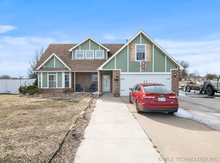 11890 Willow Cir, Collinsville, OK 74021