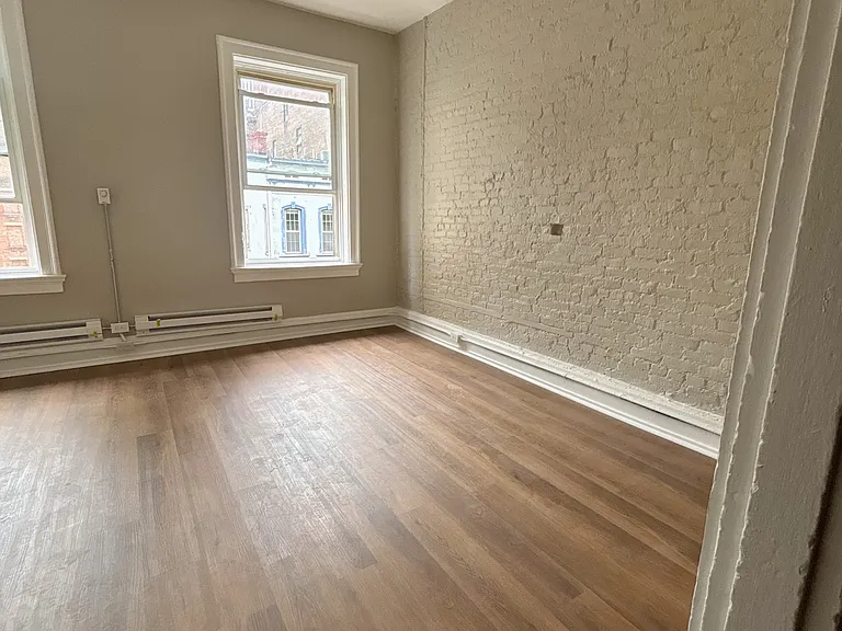 819 Main St #3 — Photo 10