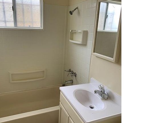 5th image of 621 W Colden Ave #3