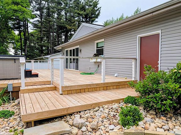 4th image of 990 Cliffside Dr