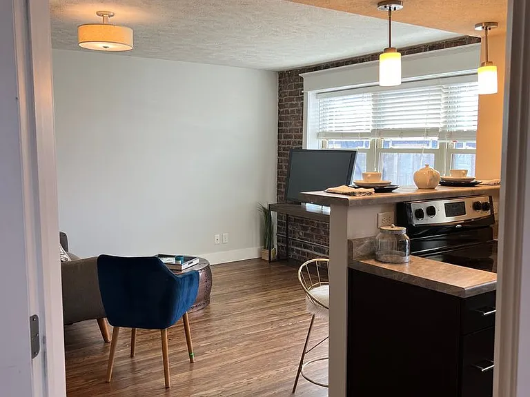 628 Park Ave — Photo 92