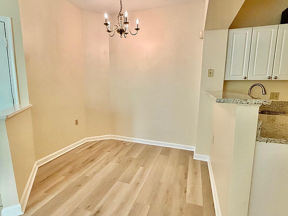 5th image of 2203 Westcourt Ln APT 202