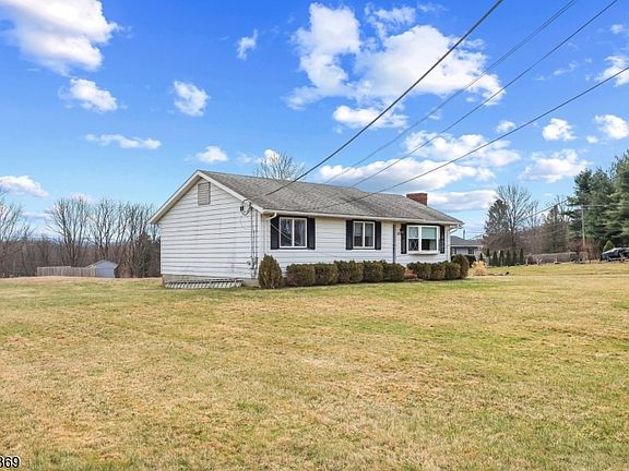 3rd image of 205 Old Clove Rd