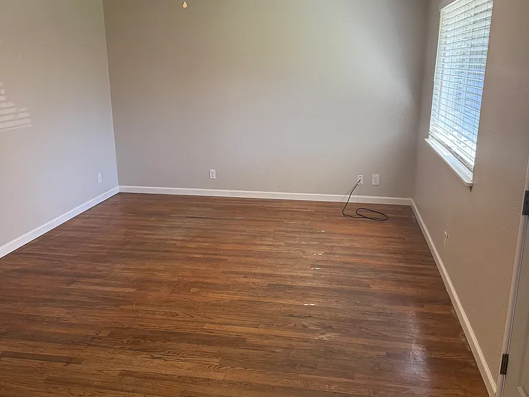 2285-2291 Elm St #2 — Photo 5