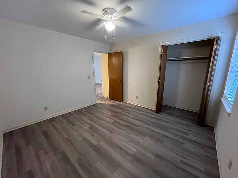 1-bed master bedroom