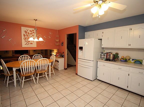 3rd image of 15428 S Cranberry Ct