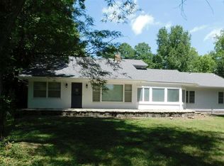 4702 SW 21st St, Topeka, KS 66604