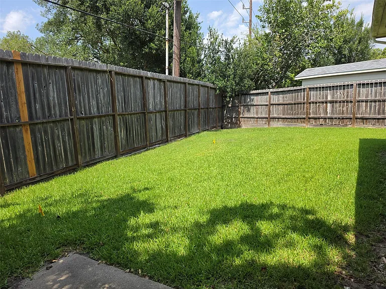 7002 Plaza Del Sol Dr #D — Photo 15