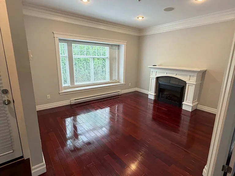 4585 Commercial St — Photo 2