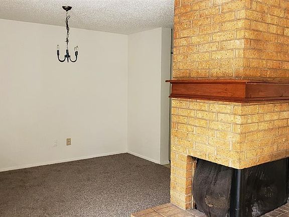 3rd image of 4905 Burlingame Dr