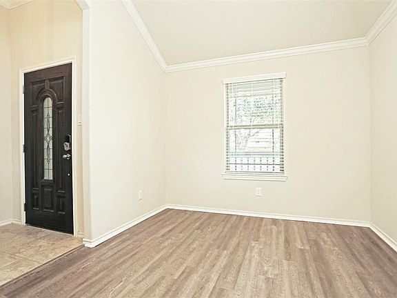 2nd image of 1819 Acorn Glen Trl