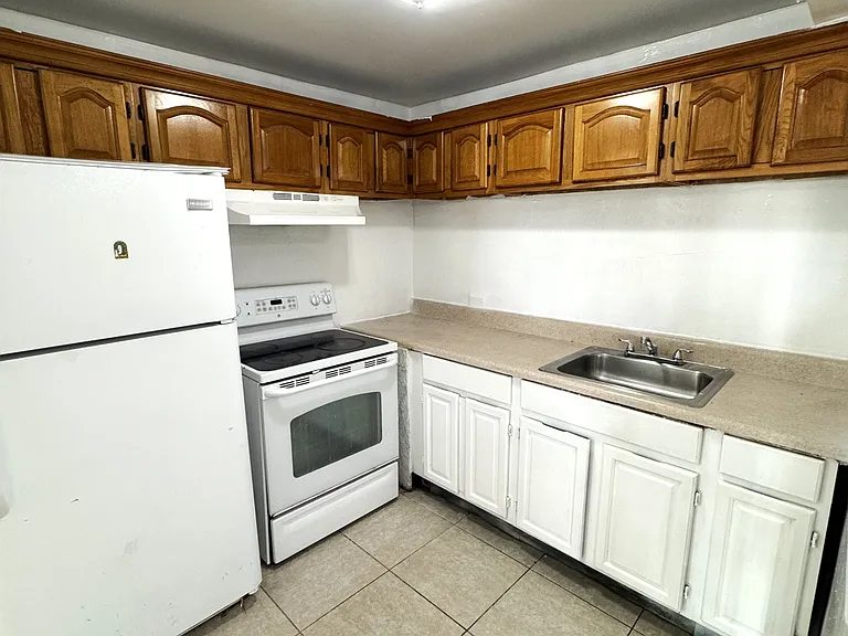 3390 NW 30th St #3 — Photo 7