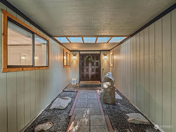 5th image of 26030 Woodland Way S