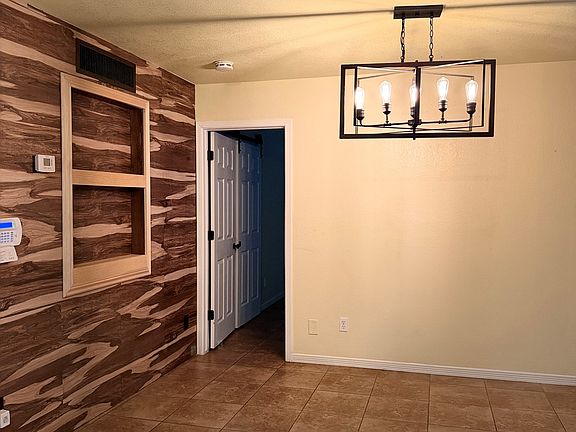 3rd image of 2900 Lake Austin Pl