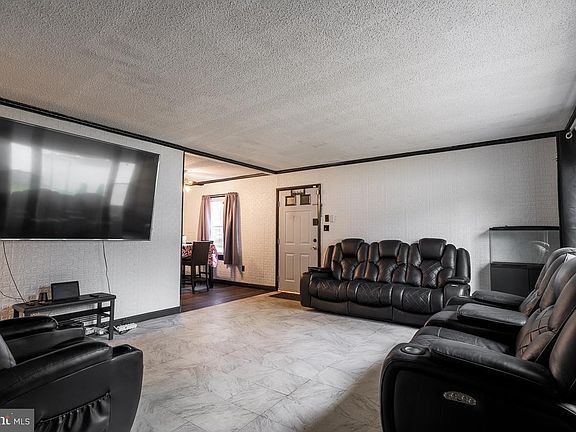 3rd image of 10 Spiralwood Ln