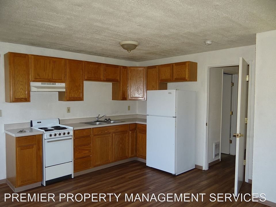 2nd image of 35 1/2 Wedgewood Dr