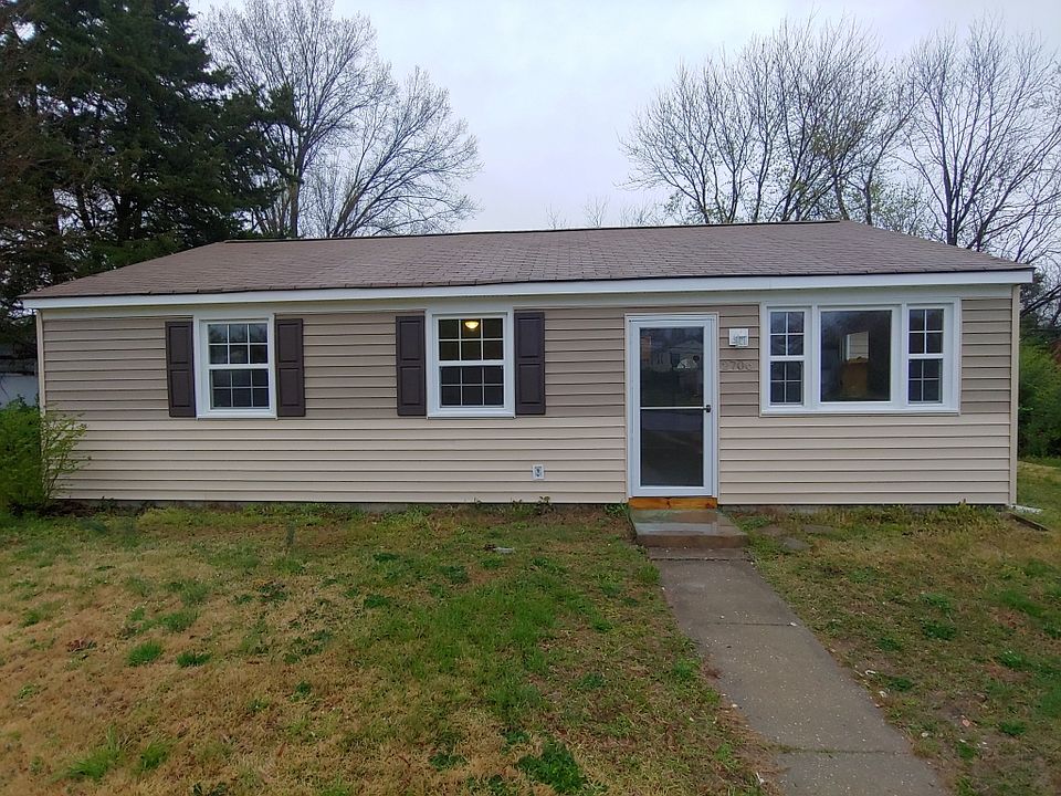 1st image of 2706 Cushing Dr