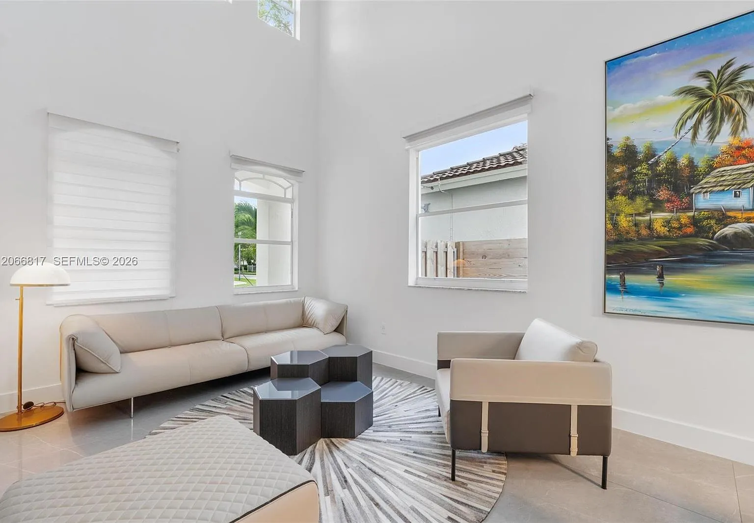 5 bed, 2962 sqft, $5,900 — Photo 2