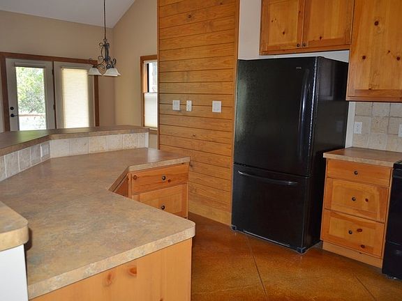 2nd image of 2100 County Road 140
