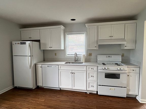3rd image of 204 Davis Ave #A