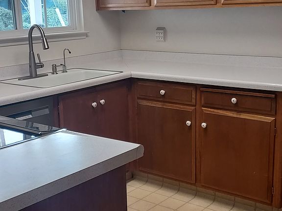3rd image of 1939 Catalina Dr