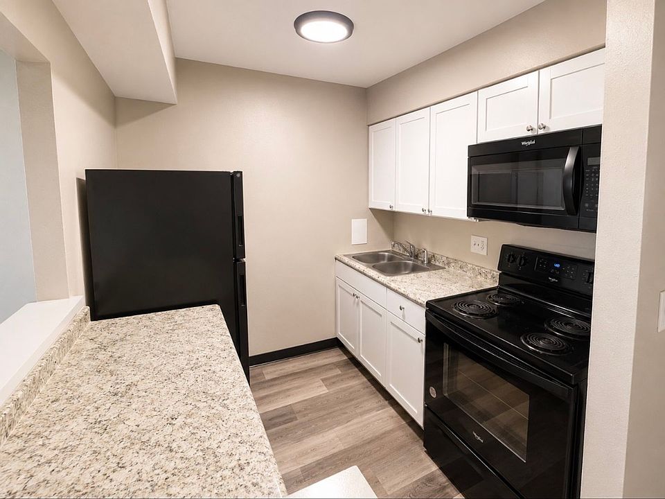 1st image of 3205 Kingman Blvd #102