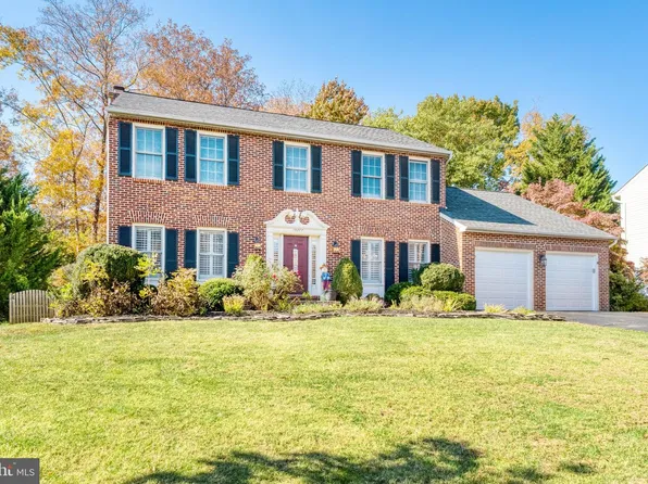 15277 Surrey House Way, Centreville, VA 20120
