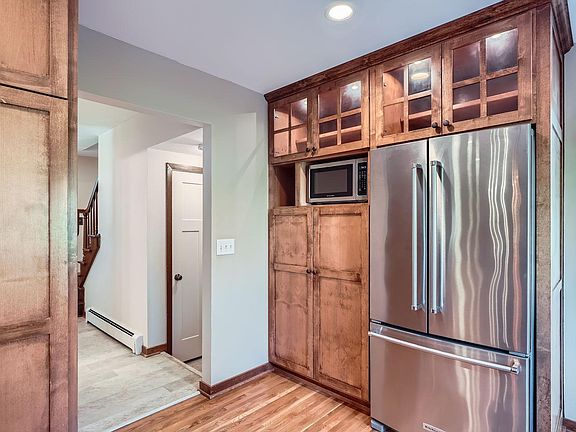 5th image of 3105 McLeod St