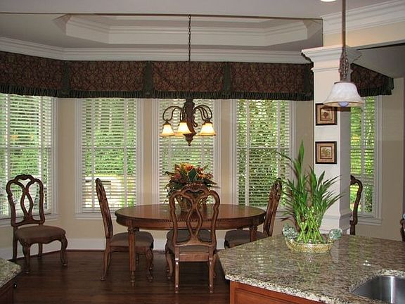 Breakfast Area Overlooking Pool
